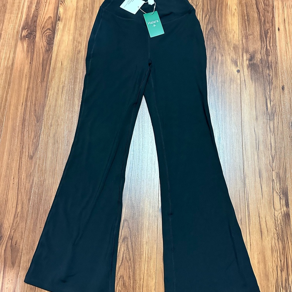 HALARA Black Flare Pants